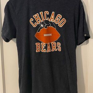Chicago Bears Retro Logo Women’s Large T-shirt 

Small discolor area on back